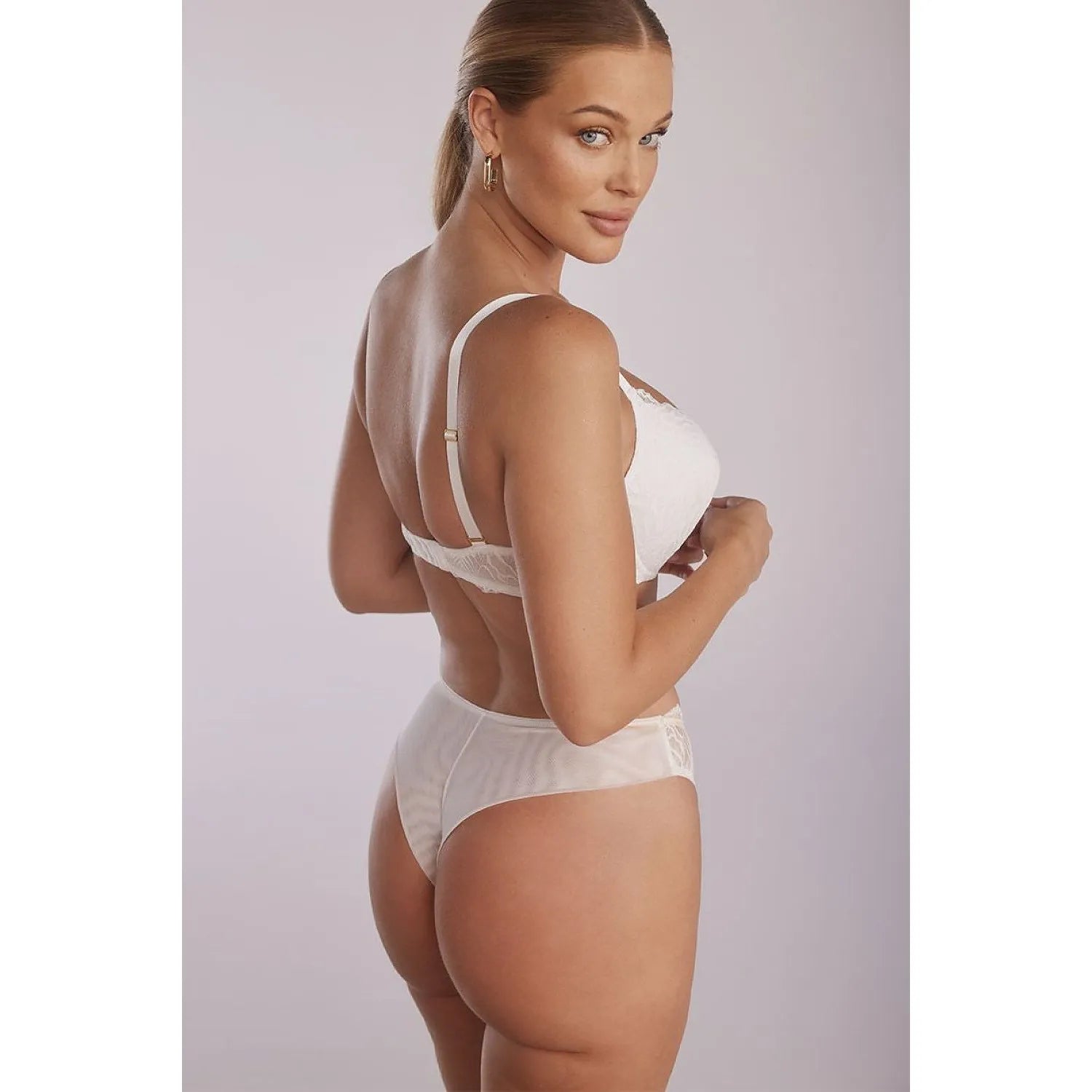 Strings model 227533 Kinga