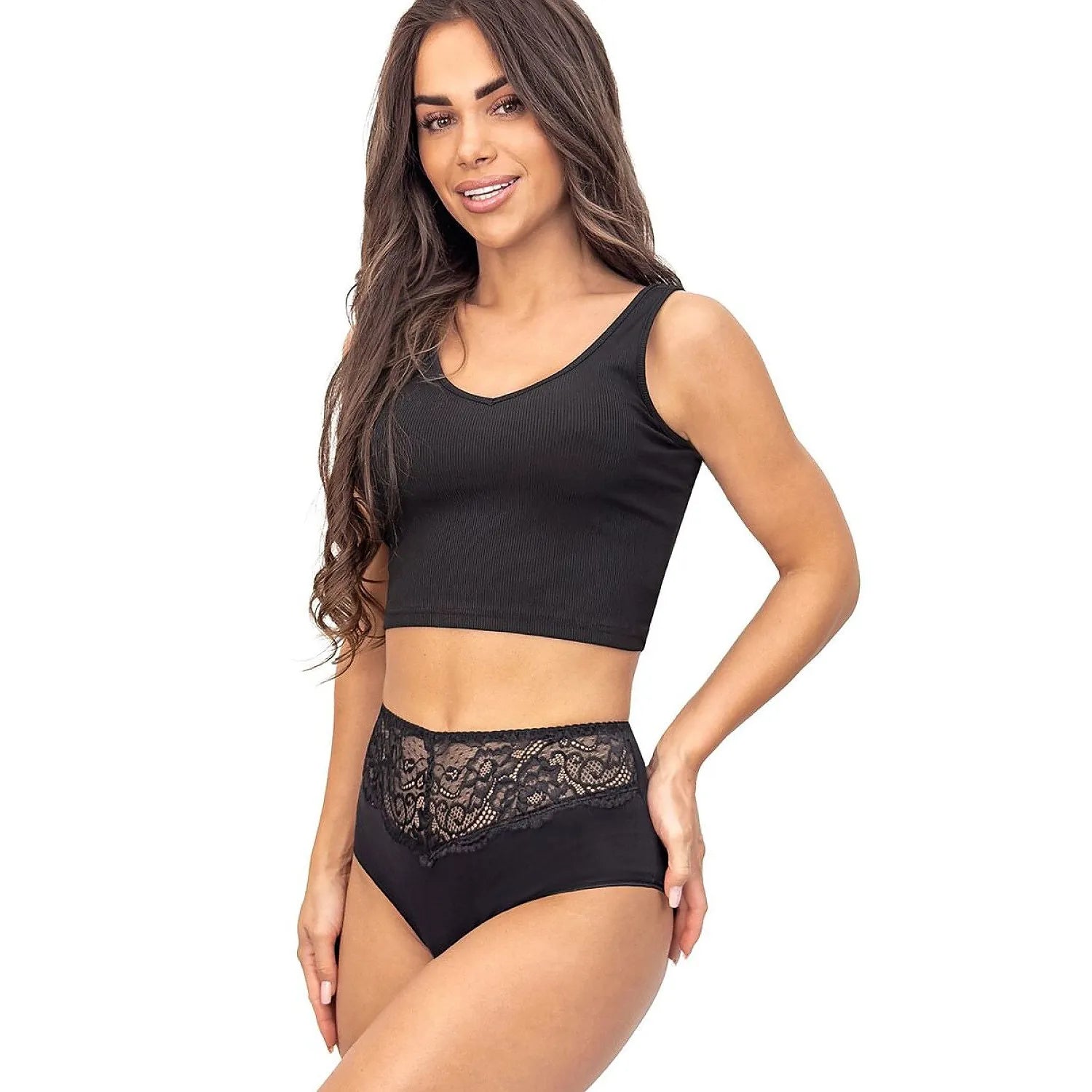 Culotte taille haute noire en coton avec dentelle, élégante et confortable, mettant en valeur la silhouette féminine.