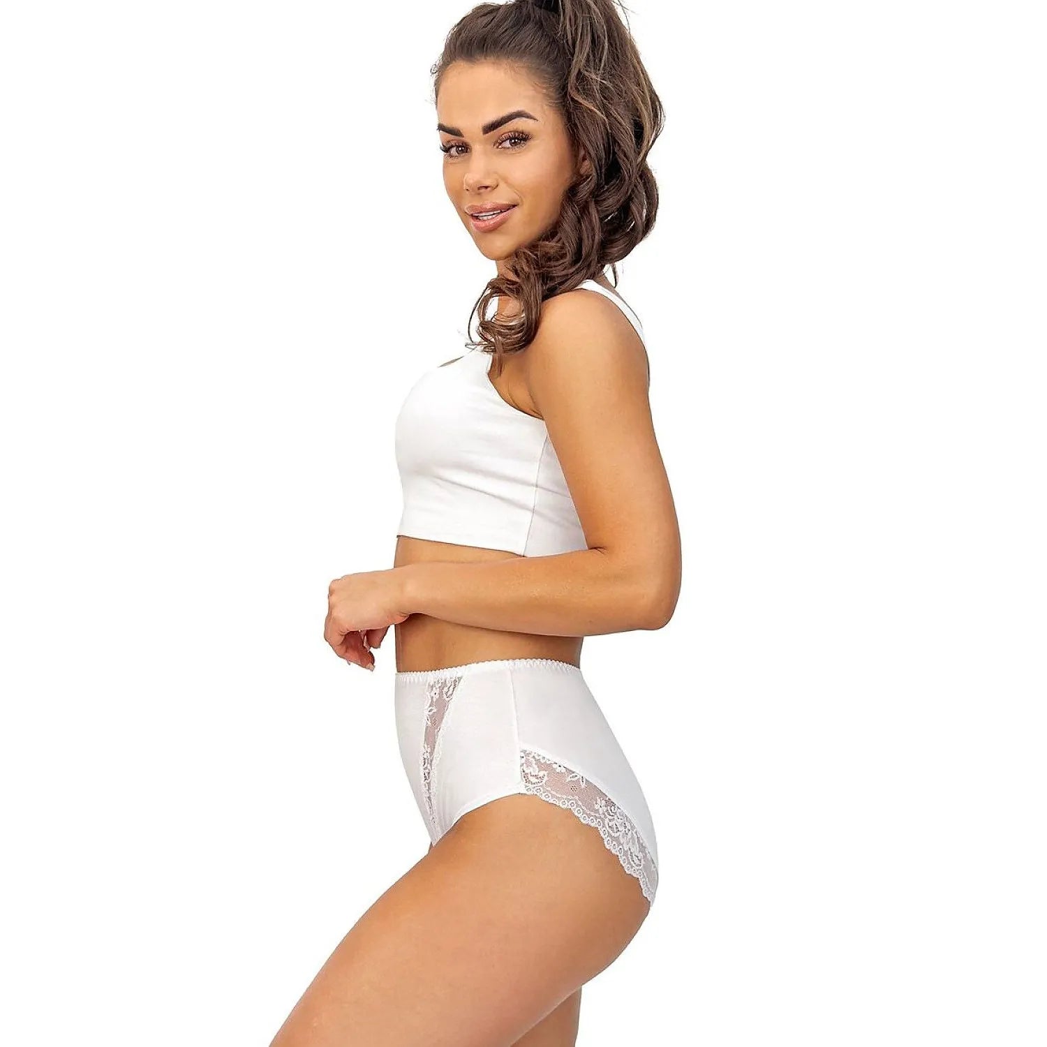 Culottes taille haute en coton noir avec dentelle, confortables et élégantes, sans marques sous les vêtements.