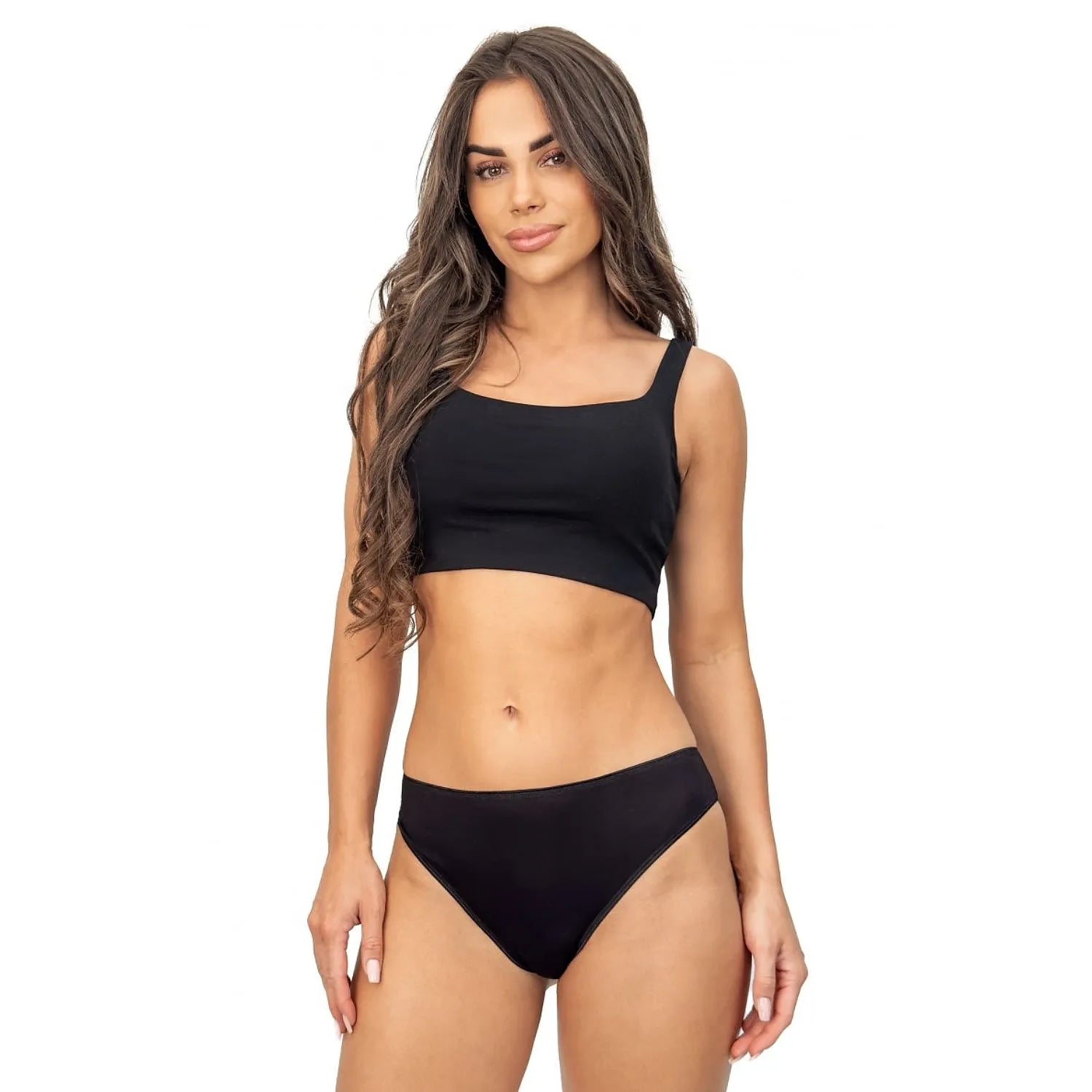 Culottes en dentelle écru pour femmes, taille moyenne, confortables et invisibles sous les vêtements.