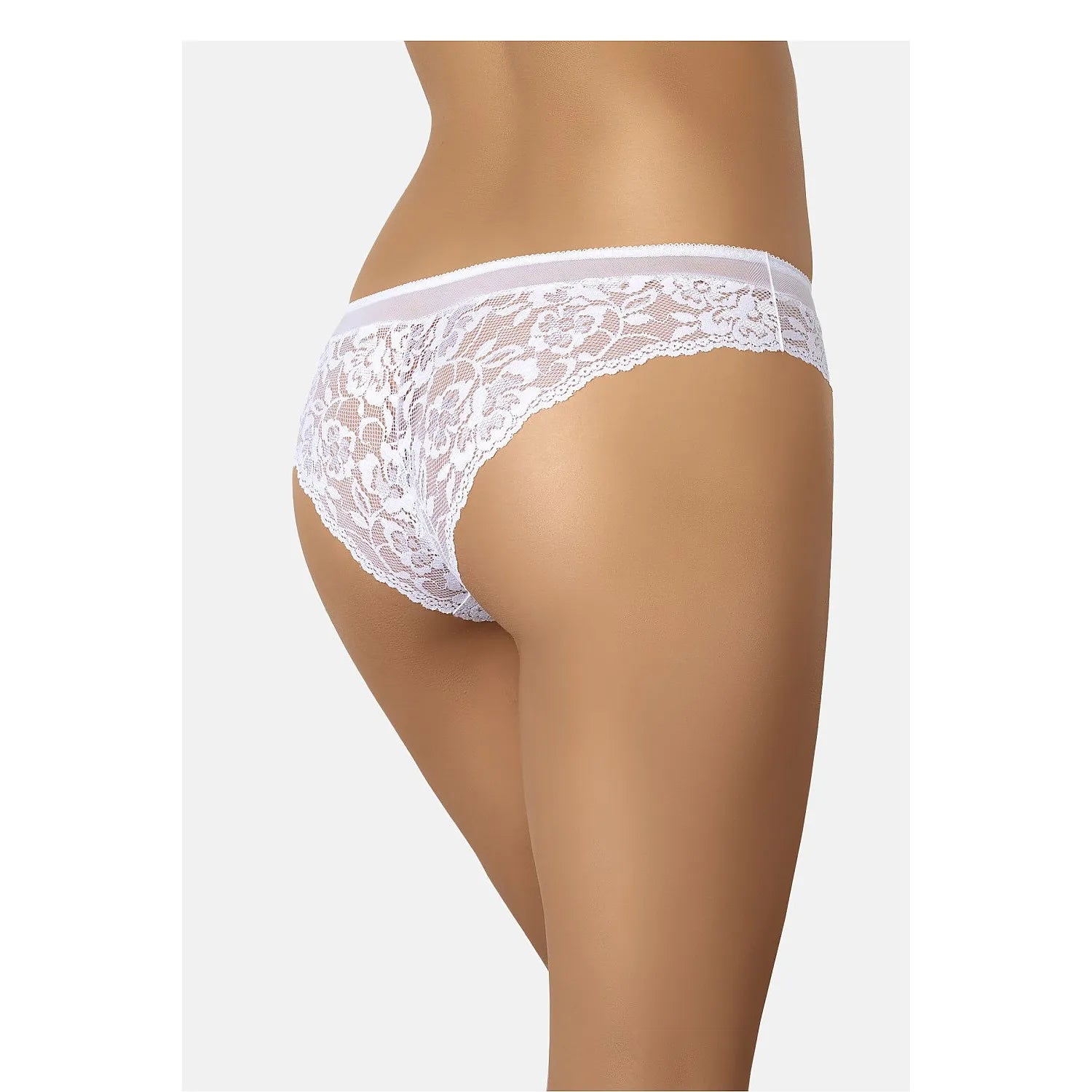 Culotte brésilienne en dentelle blanche avec motif de roses, mettant en valeur les courbes féminines de manière élégante.
