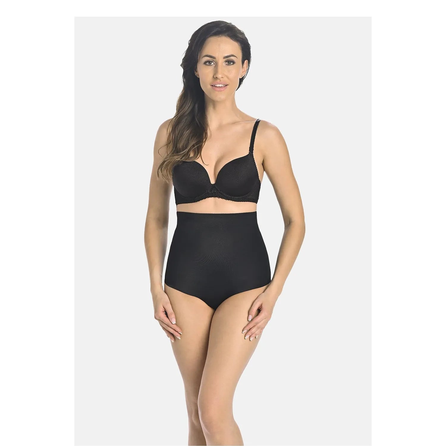 Culottes modelantes noires taille haute, sans couture, couvrant le ventre et les hanches, invisibles sous vêtements ajustés.