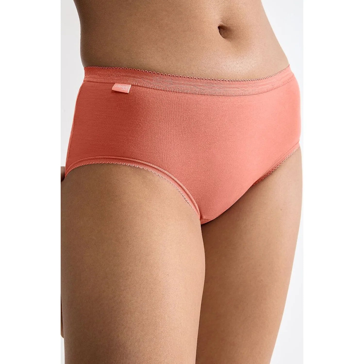 Culottes femmes Sloggi Basic Midi en coton, couleur corail, coupe classique midi, confort et douceur optimaux.
