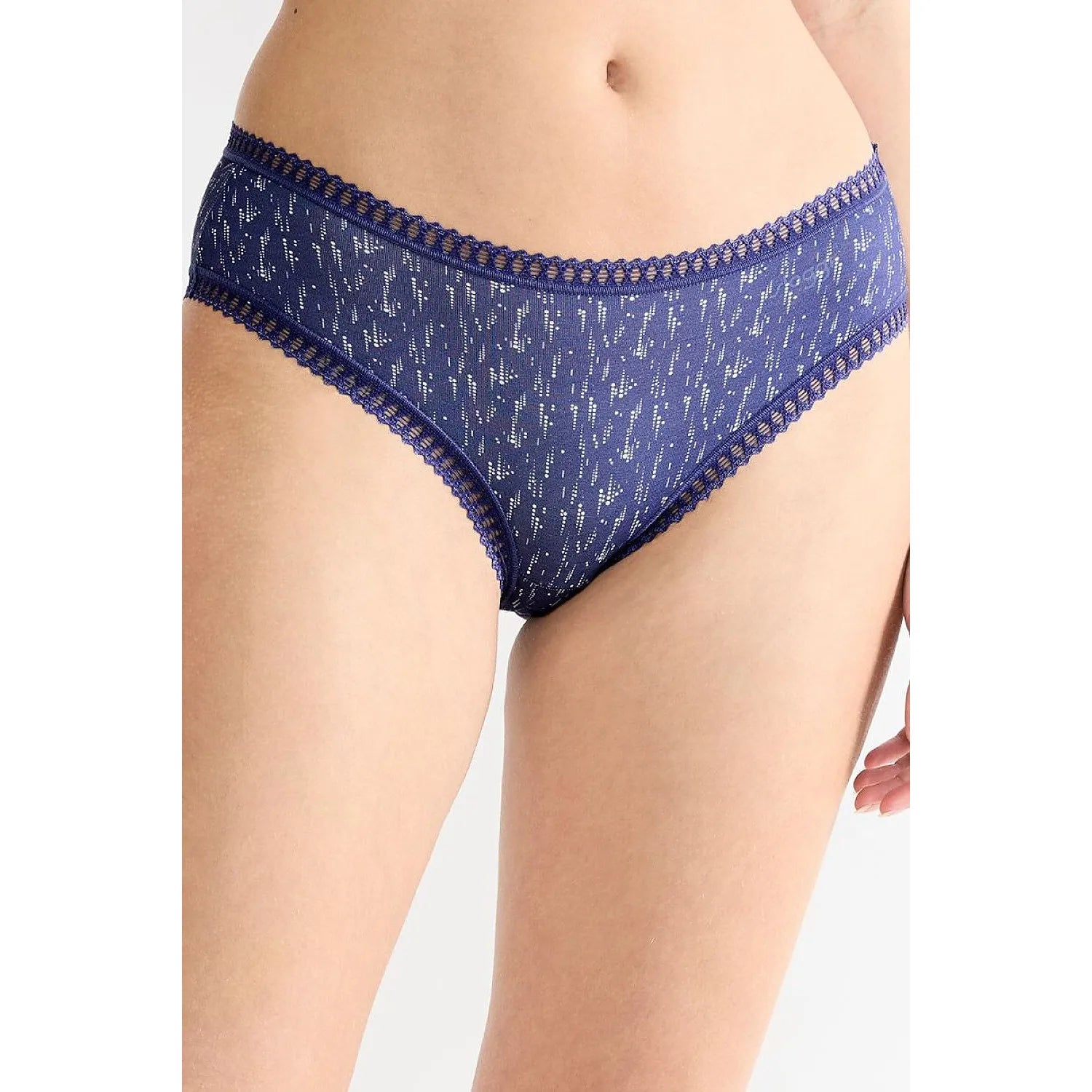 Culotte hipster bleu en coton bio GOTS avec dentelle, motif discret, confort et style pour femmes.