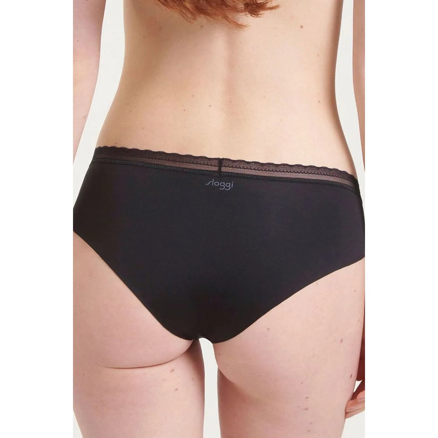 Culotte taille basse noire Sloggi en microfibre, ajustement parfait, invisibilité sous vêtements, confort optimal.