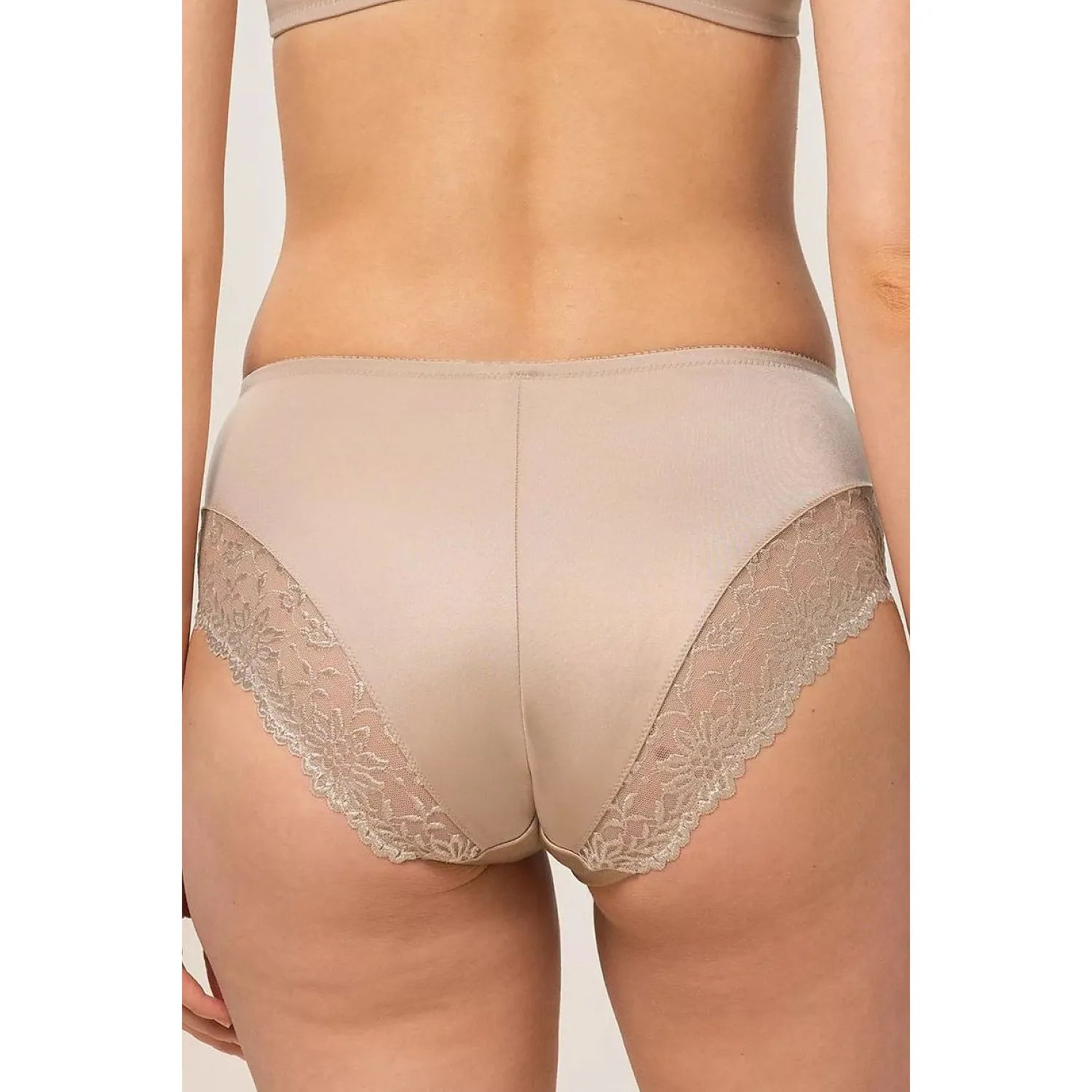 Culotte taille haute beige en dentelle élégante, confort Ladyform 10210671, silhouette affinée, lingerie raffinée.