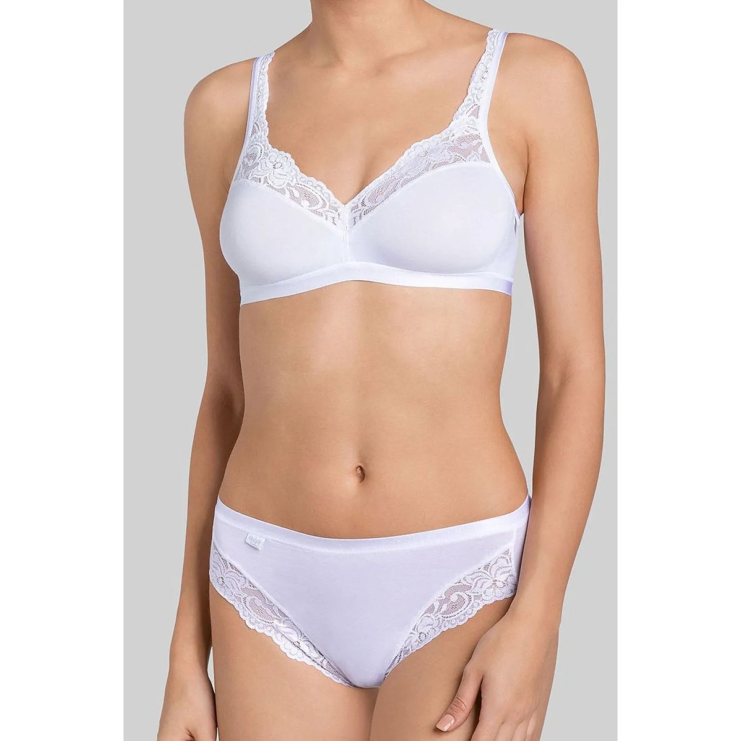 Culotte dentelle blanche élégante Figi Romance Tai 10031895, coupe féminine, détails délicats, confort optimal.