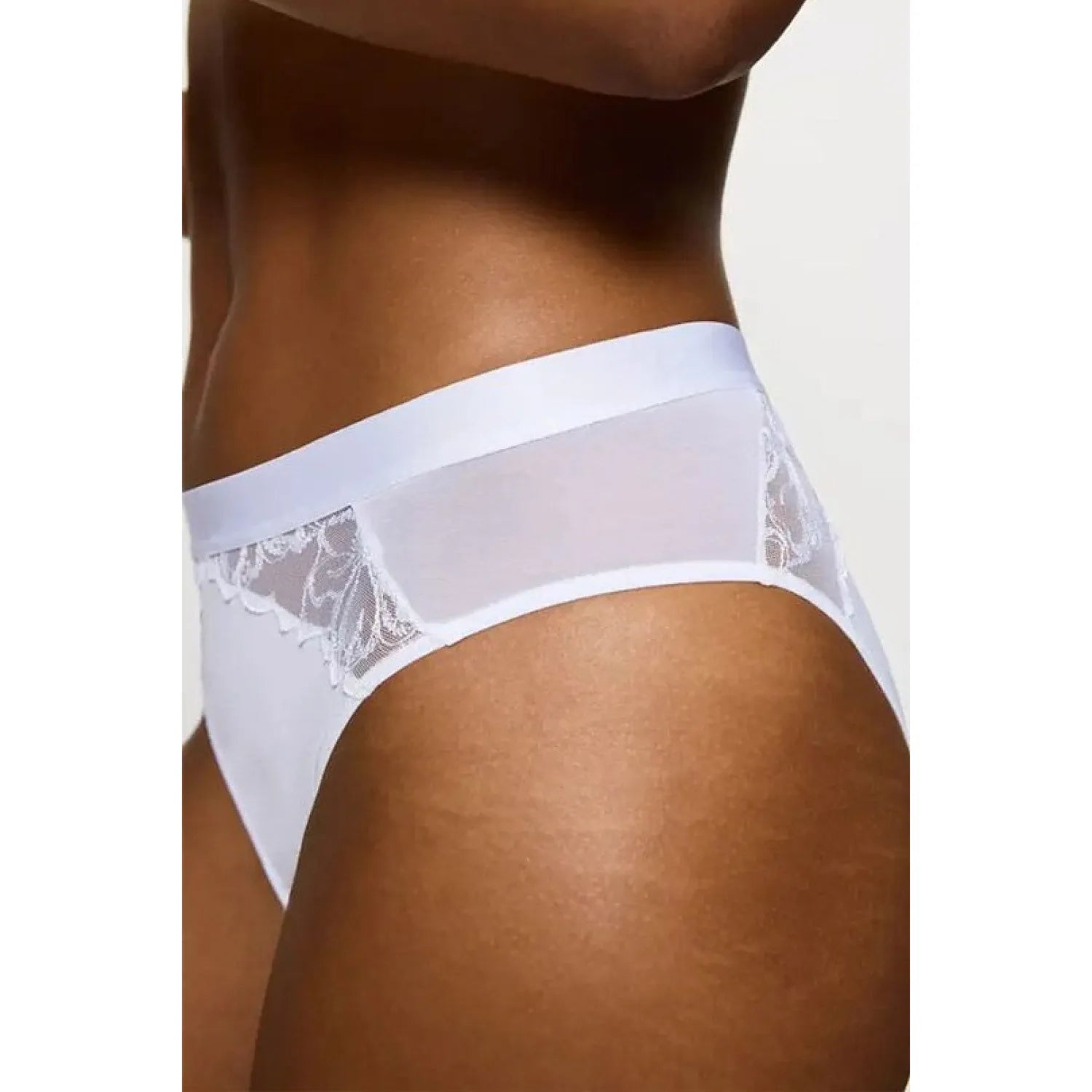 Culotte Triumph Tai Wild Azalea, broderie florale, tissu jacquard, fil satiné, confort élégant, ajustement parfait.