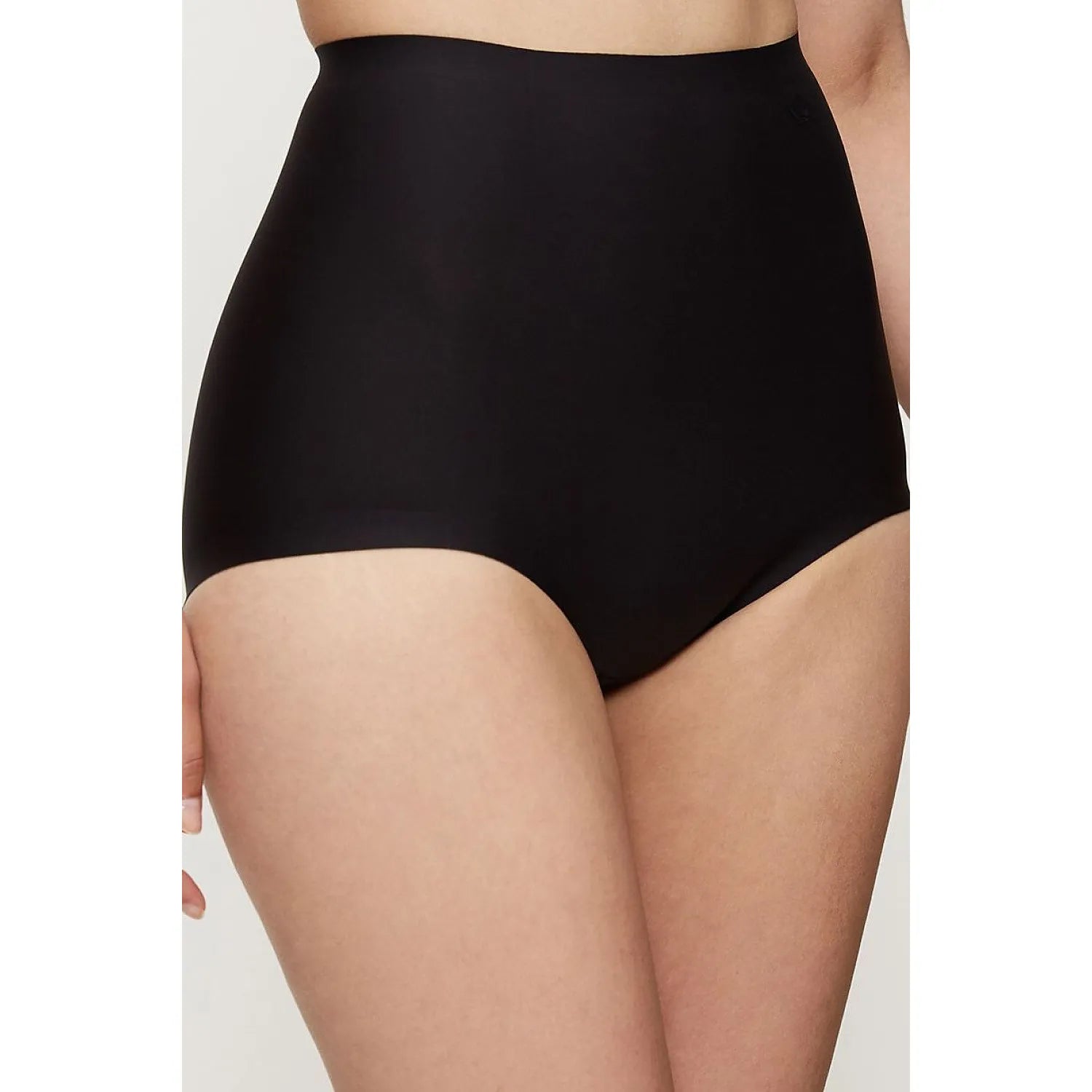 Culottes taille haute shaping invisibles confort Triumph Medium Shaping femmes élégantes