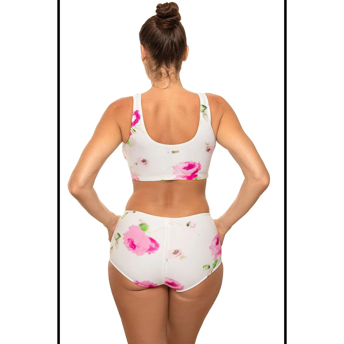Maillot de bain deux pièces blanc à fleurs roses, soutien-gorge top élastique sans push-up, culotte haute, tissu Carvico.