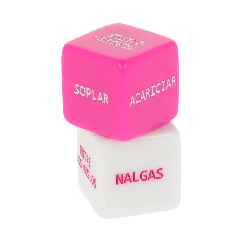 Dés érotiques Moressa en résine rose et blanche, inscriptions suggestives, sans phthalates, pour jeux intimes sécurisés.