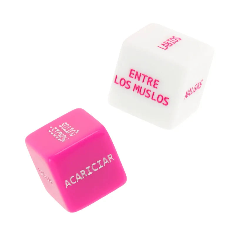 Dés érotiques Moressa en résine blanche et rose, inscriptions sensuelles, sans phthalates, pour jeux intimes sécurisés.