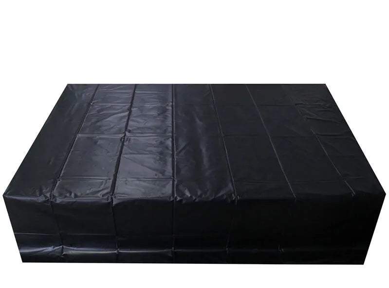 Draps jetables noirs en PVC imperméable pour jeux adultes, protection optimale, surface lisse et résistante.