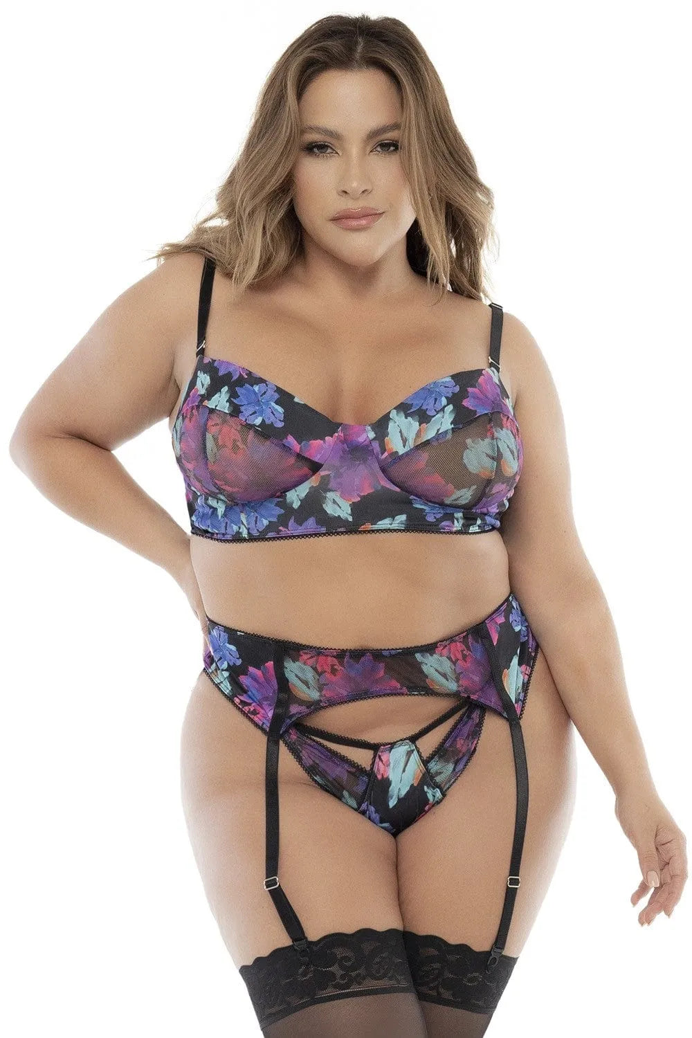 Ensemble lingerie floral femme ronde, soutien-gorge et culotte à motifs exotiques, bretelles réglables, élégant et sensuel.