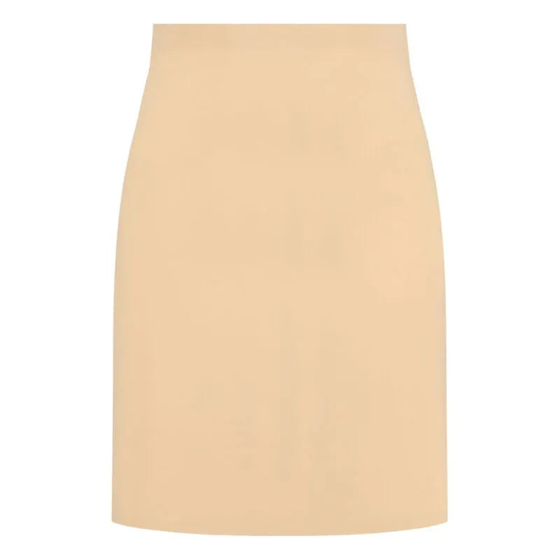 Jupe invisible beige Bye Bra, longueur genou, taille haute, microfibre élastique, contrôle léger, confort optimal.