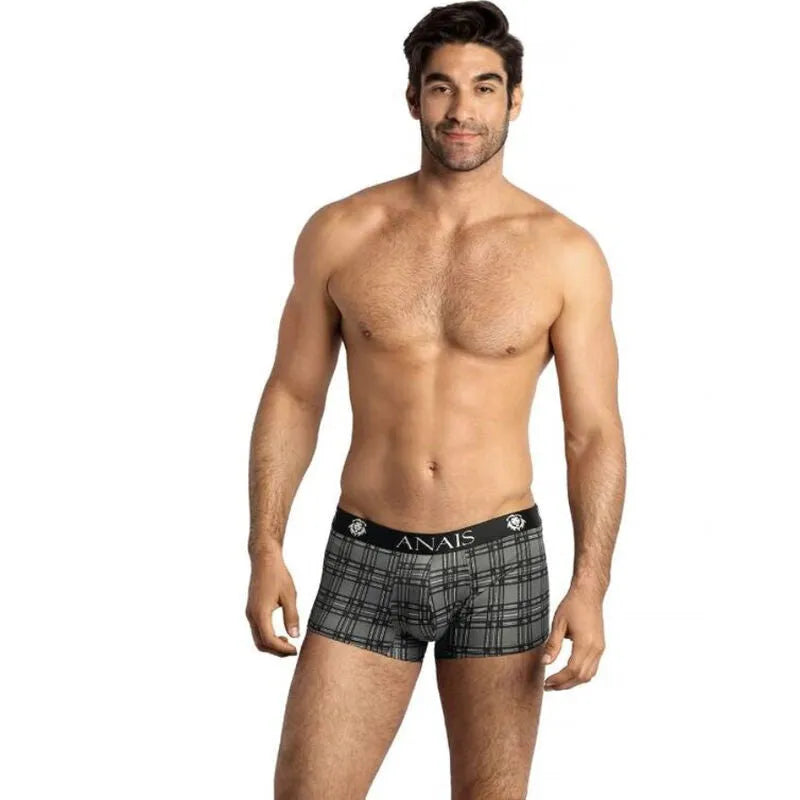 Boxer homme Anais à carreaux noirs, gris et blancs, coupe sportive, microfibre douce, jambes longues, ajustement parfait.