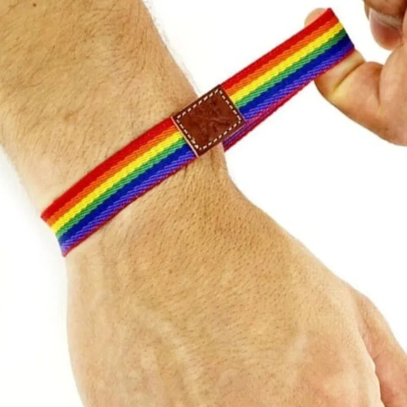 Bracelet caoutchouc luxe couleurs drapeau fierté réglable poignet impactant