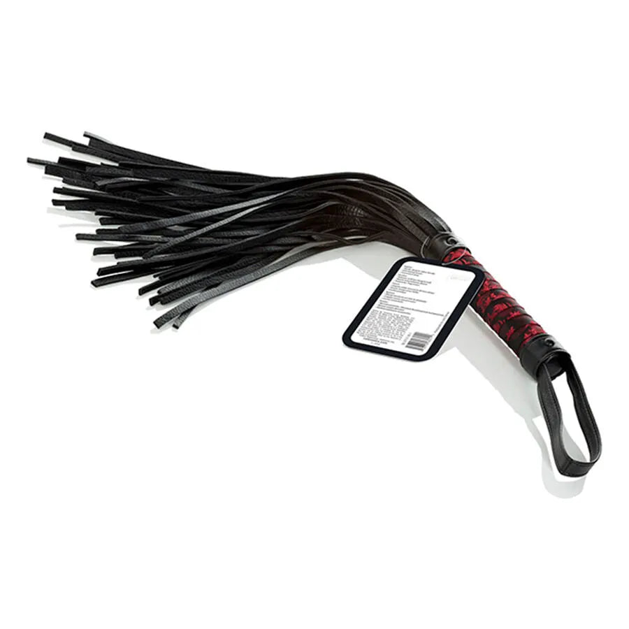 Fouet Scandal rouge et noir avec pompons doux et poignée robuste, idéal pour jeux SM, débutants et experts.
