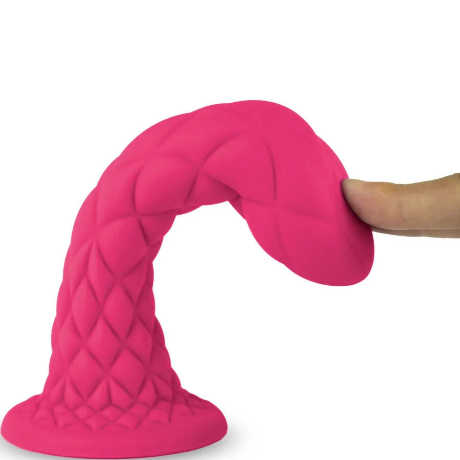 Sextoy silicone thermoreactif Dreamy Dildo Fantasy Silex D, 18,5 cm, fuchsia, base évasée, texture losange, matériau hypoallergénique, sextoys pour femme couple