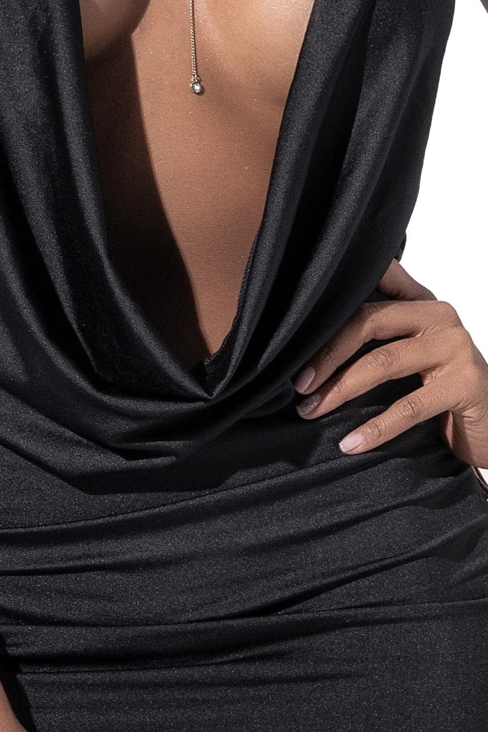 Robe Drapée Noire Moulante Ajustable