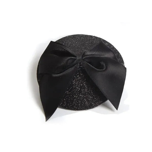 Cache-tétons noir pailleté avec nœud satin, style burlesque, accessoire lingerie séduisant et élégant.