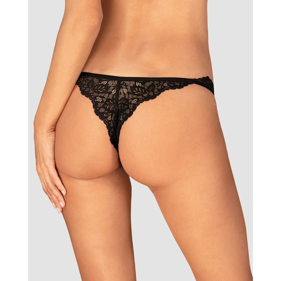 String noir en dentelle florale avec pendentif argenté, design élégant et léger pour un look féminin et séduisant.