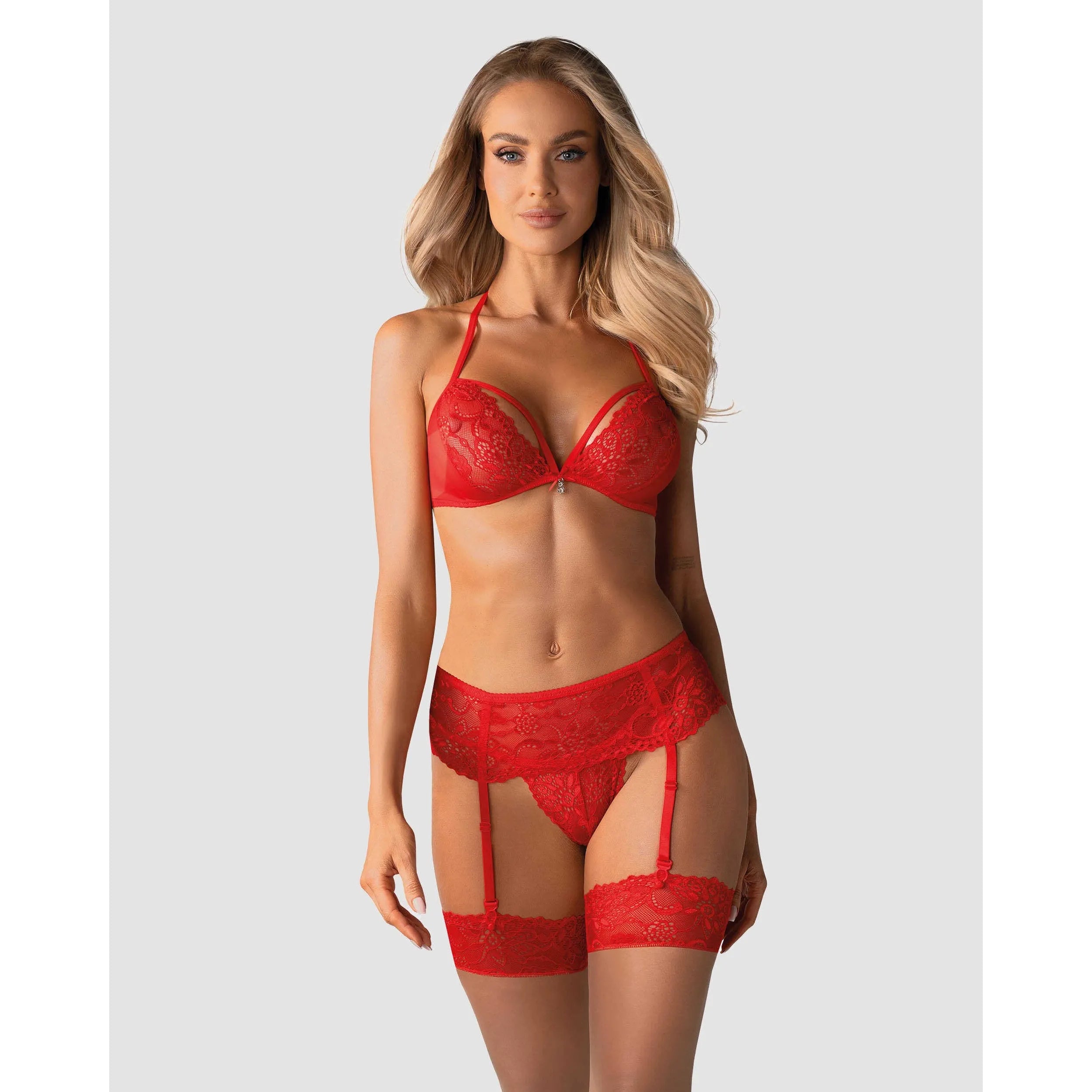 Ensemble lingerie rouge 3 pièces avec dentelle, soutien-gorge, string, porte-jarretelles, bijou, idéal Saint-Valentin.