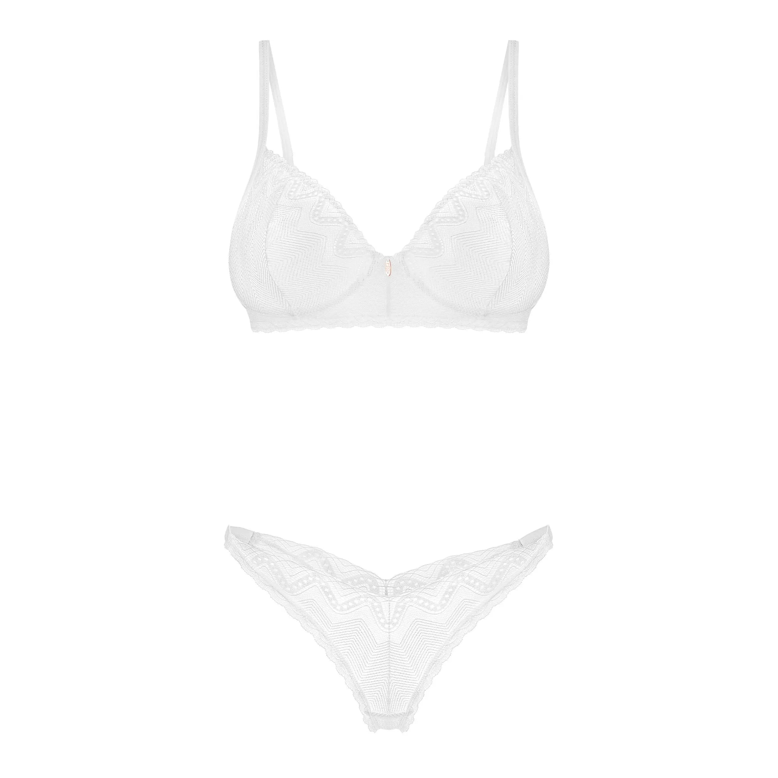 Ensemble lingerie Alissium blanc, dentelle géométrique, soutien-gorge armature, string assorti, pendentif or rose.