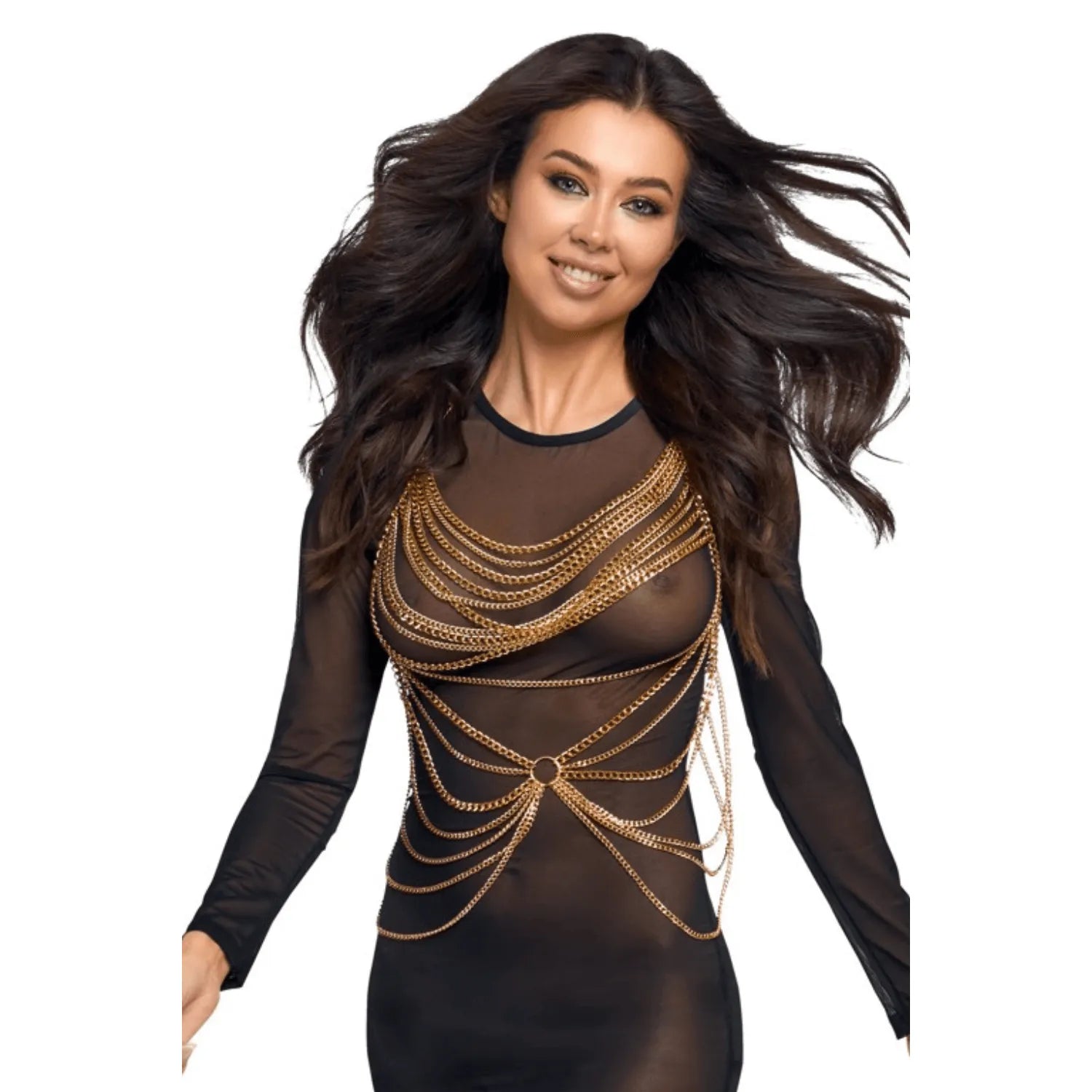 Chaîne de corps dorée réglable sur robe noire, bijou élégant et sensuel, accessoire mode polyvalent et glamour.