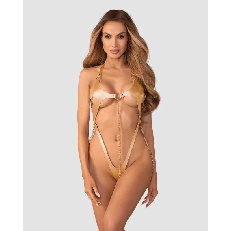 Body doré effet cuir avec chaînes, design ouvert et ajustement parfait, élégance audacieuse et style captivant.