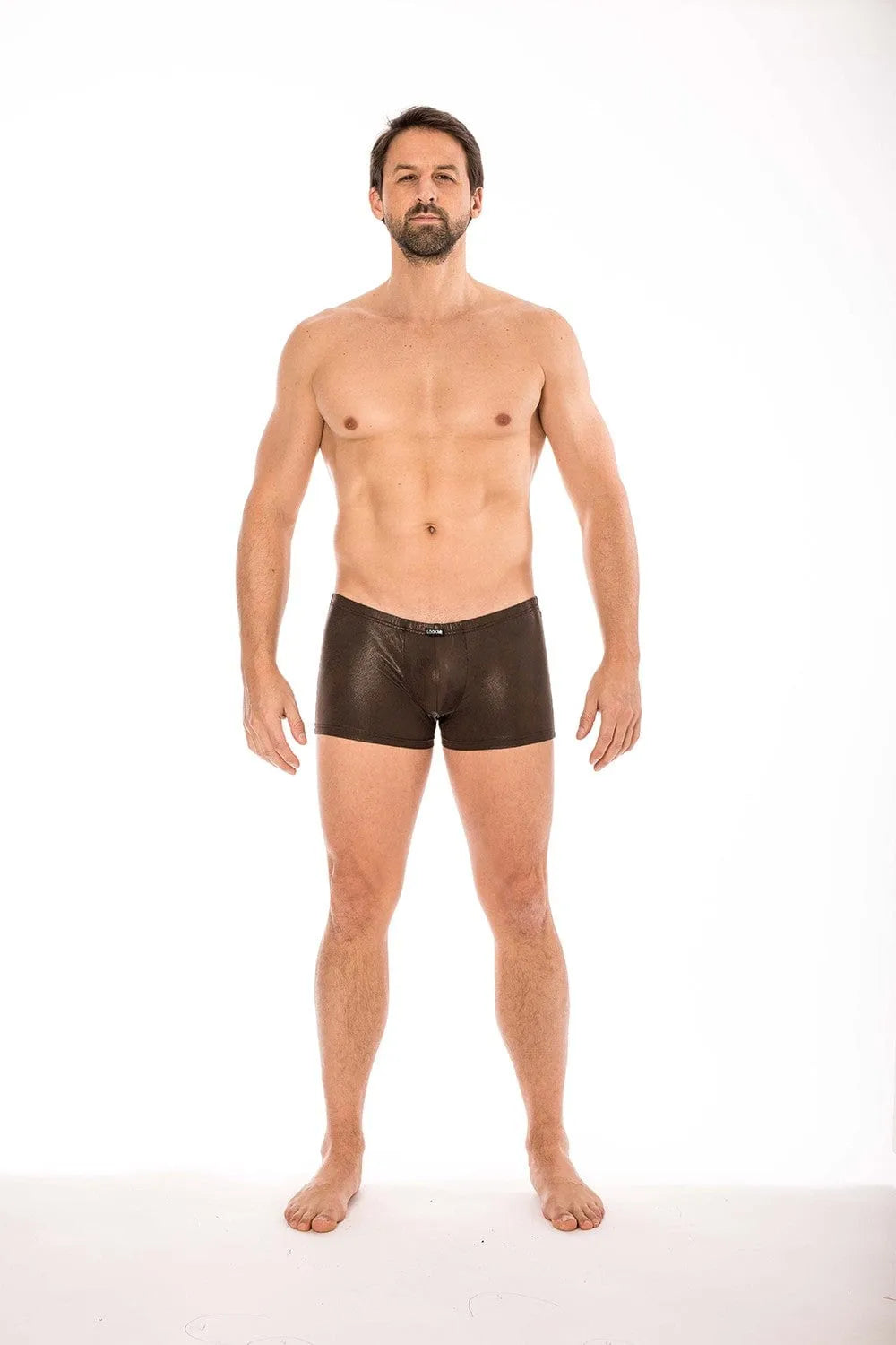 Boxer noir effet simili cuir mouillé pour homme, ajusté et confortable, idéal pour un style rock et sensuel.