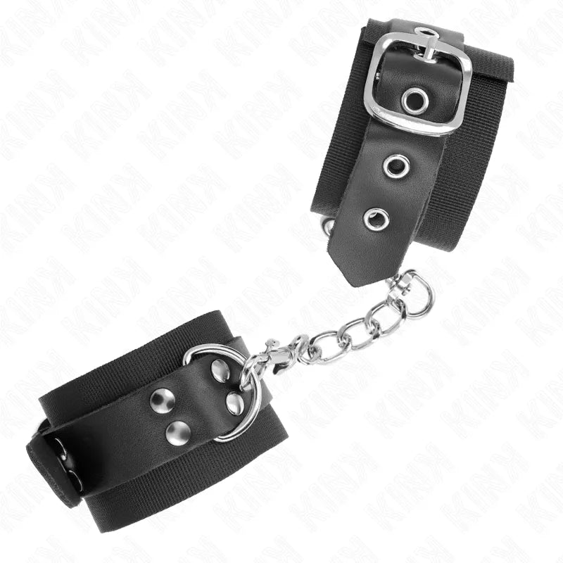 Bracelet BDSM noir en cuir végétalien, ajustable avec boucle métallique et chaîne, design éthique et confortable.