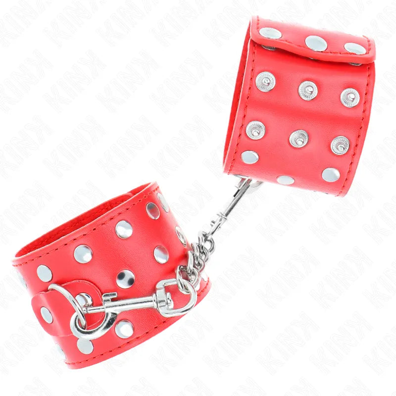 Bracelets BDSM en cuir rouge avec rivets métalliques, chaîne de connexion, style élégant et durable.