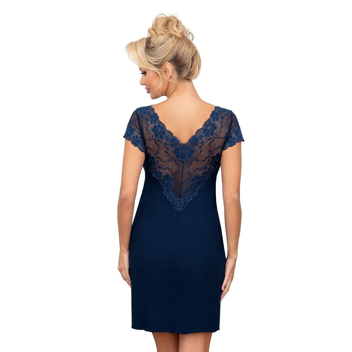 Chemise de nuit bleu marine en viscose, dentelle délicate au dos et manches courtes, décolleté en V, style élégant.