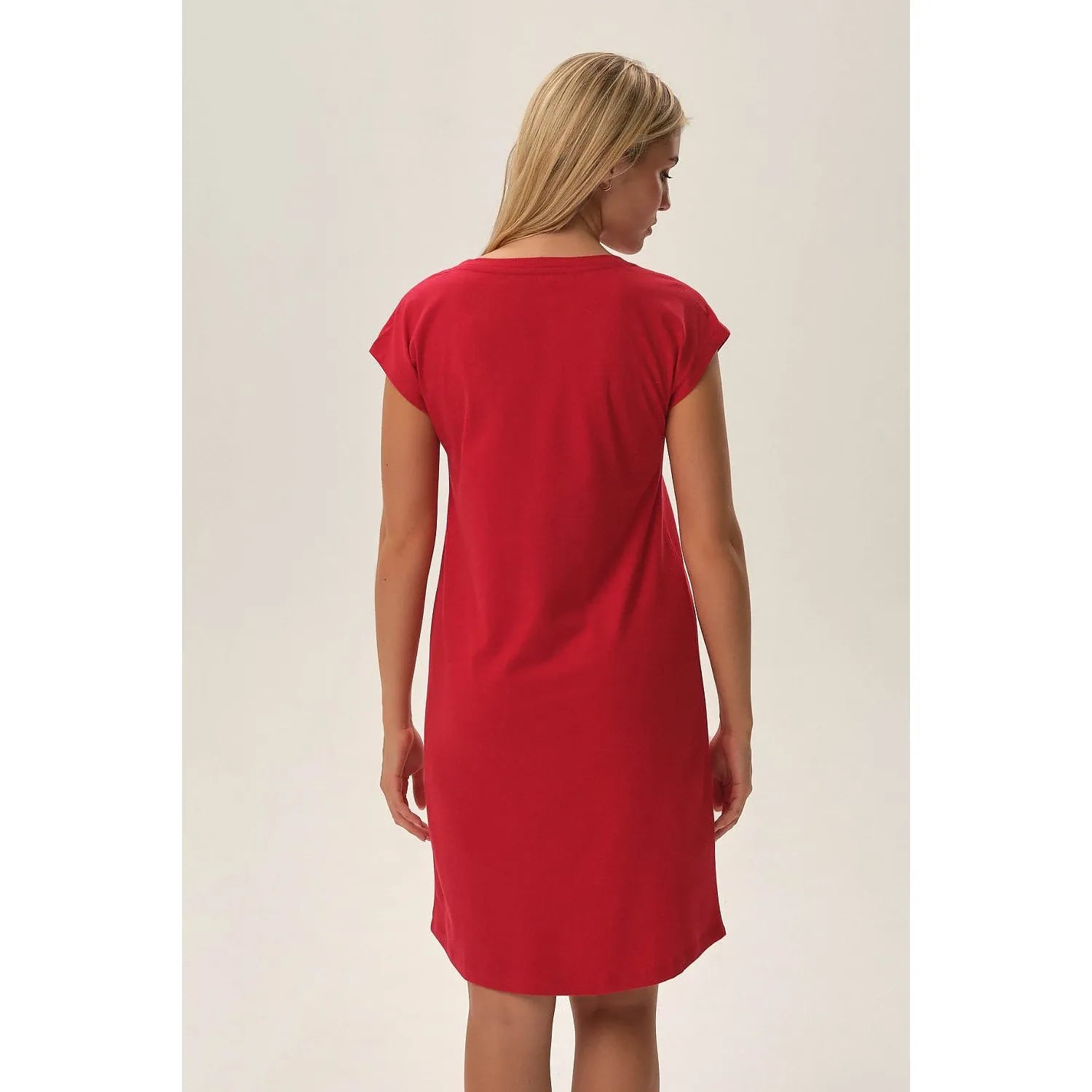 Chemise de nuit rouge Noël, manches courtes, col rond, motif flocons, inscription Christmas loading.