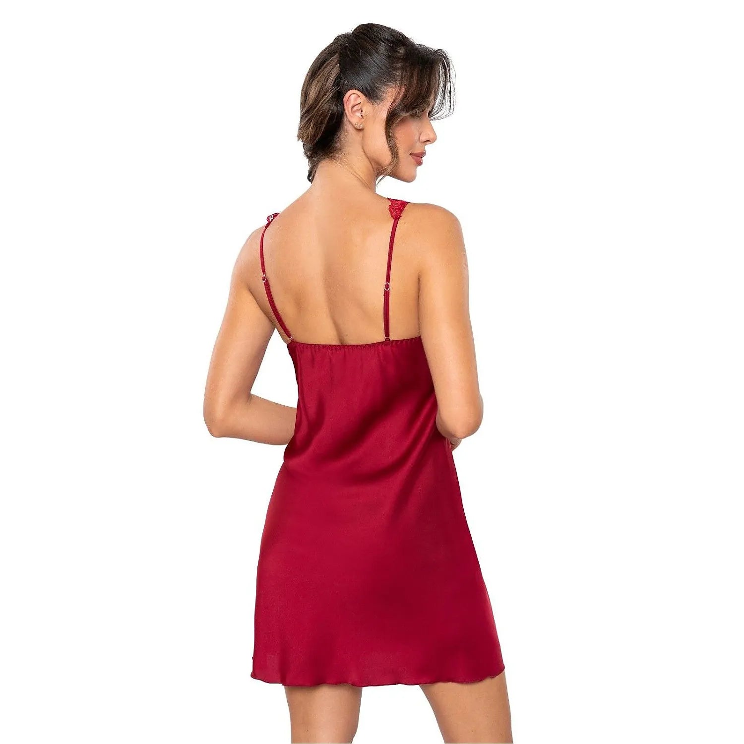 Chemise de nuit en satin rouge, décolleté dentelle, bretelles fines réglables, longueur mi-cuisse, élégance raffinée.