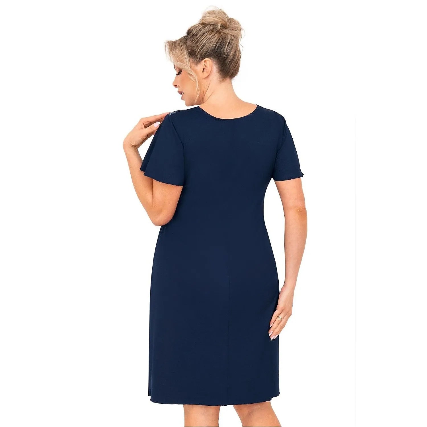 Chemise de nuit bleue grande taille, dentelle élégante, décolleté en V, manches courtes, confort viscose respirante.