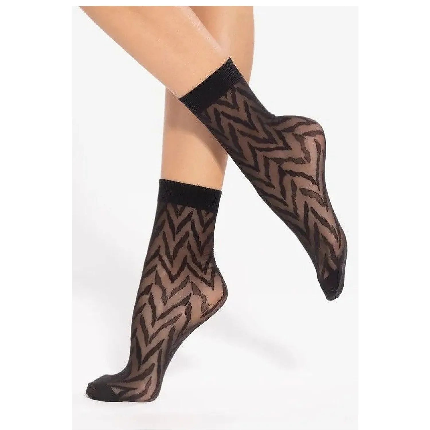 Chaussettes hautes Gatta modèle 218778, semi-mat, motif subtil, bord élastique, 20 DEN, élégance et confort pour femmes.