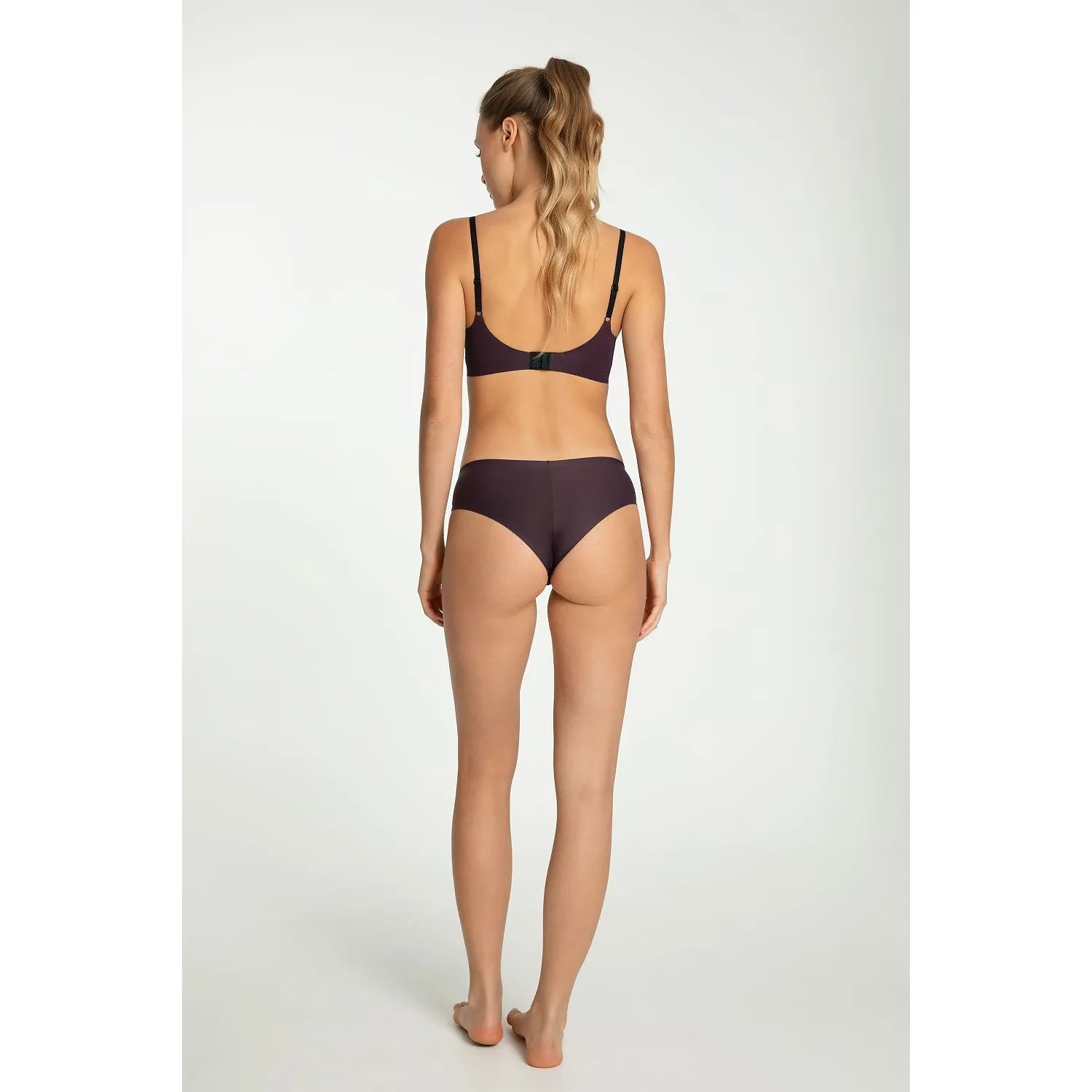 Culottes brésiliennes Julimex Dark Plum, coupe moderne, couleur prune veloutée, élégance et sensualité.