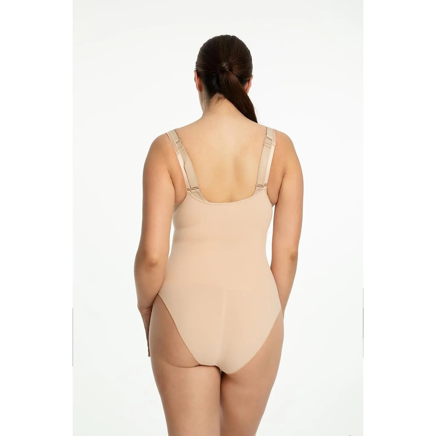 Body modelant beige Julimex 219150, dos nu, sans couture, avec bretelles réglables, design open bust pour soutien-gorge.