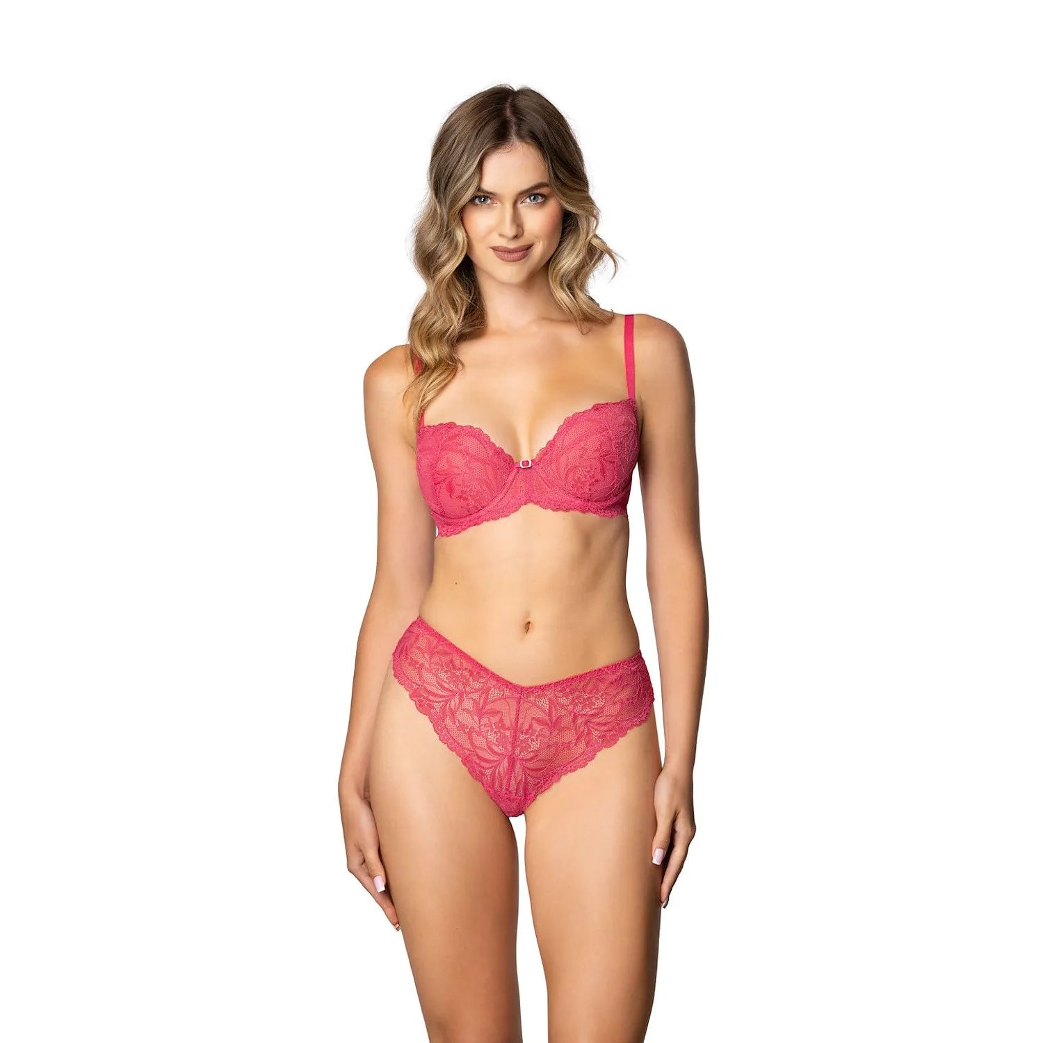 Culotte brésilienne framboise en dentelle délicate, design sensuel et élégant, mettant en valeur les formes féminines.