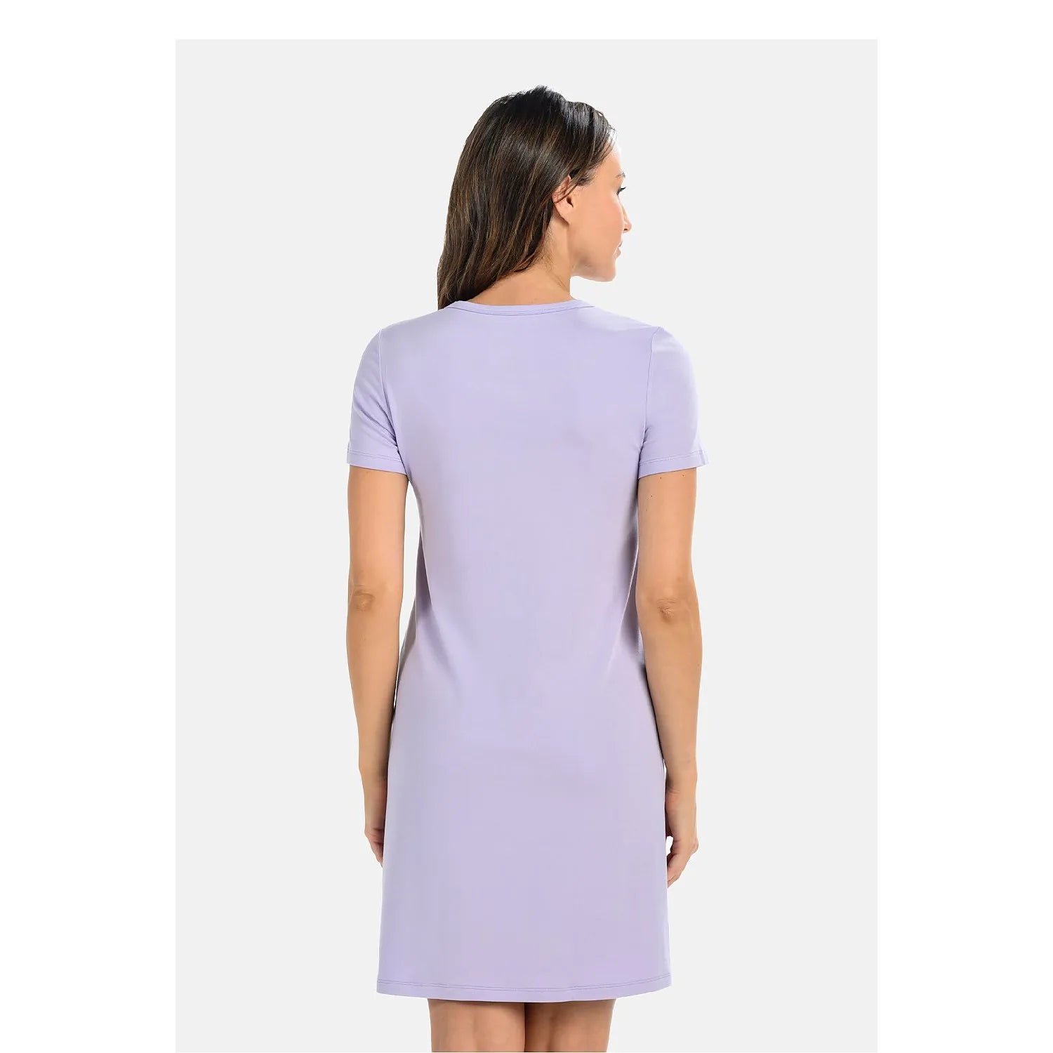 Chemise de nuit lavande pour allaitement, manches courtes, boutons-pression, viscose douce, ajustement parfait.