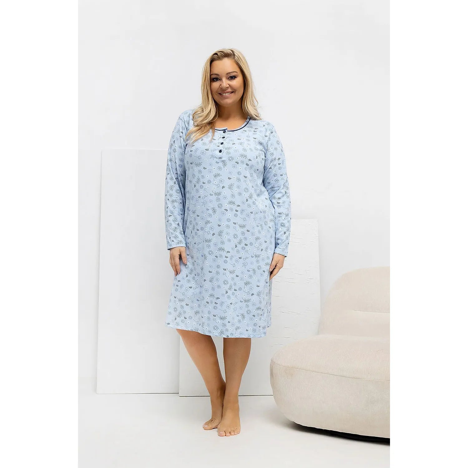Chemise de nuit bleue à fleurs, manches longues, coton doux, grande taille 2XL-4XL, confort et élégance.