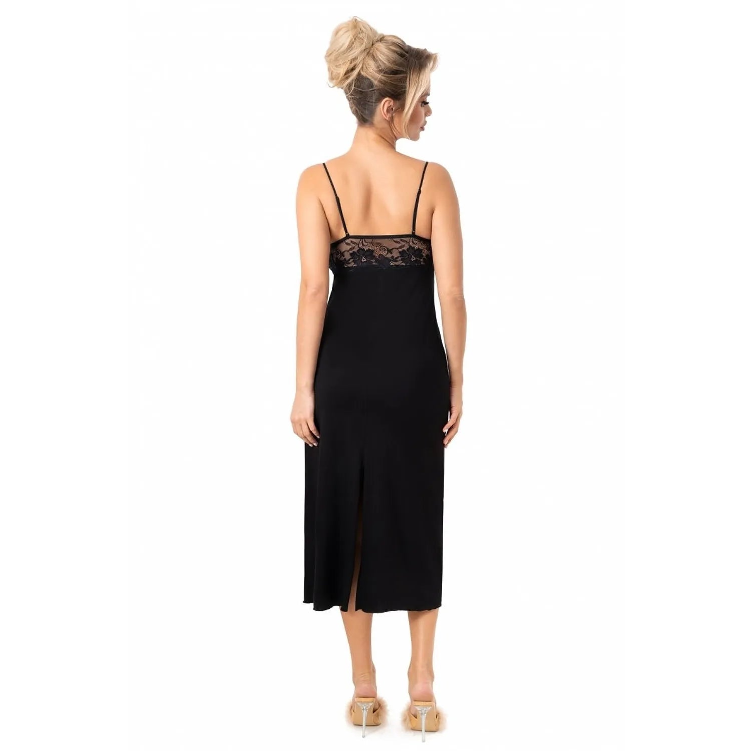Chemise de nuit noire élasthanne viscose, bretelles fines, dentelle au dos, longueur mi-mollet, élégante et confortable.