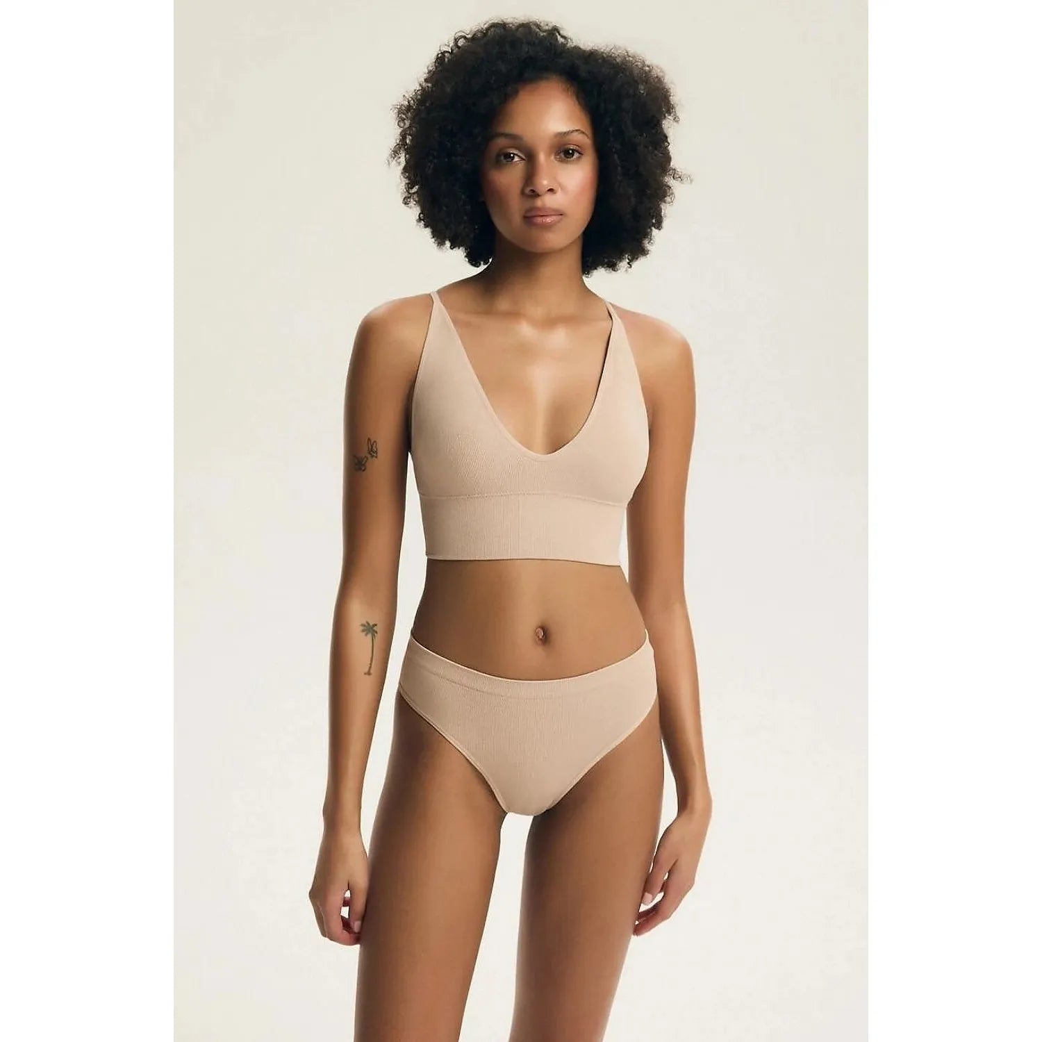 Ensemble lingerie femme multicouleur en polyamide élasthanne, tailles L à XXL, élégant et confortable, marque Henderson.