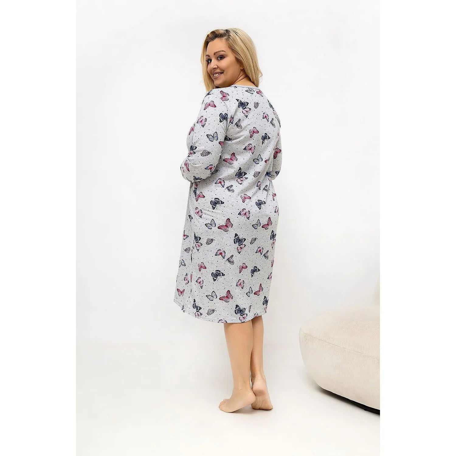 Chemise nuit grande taille rose en coton Forever Pink, modèle 226135, féminine et confortable pour un sommeil paisible.