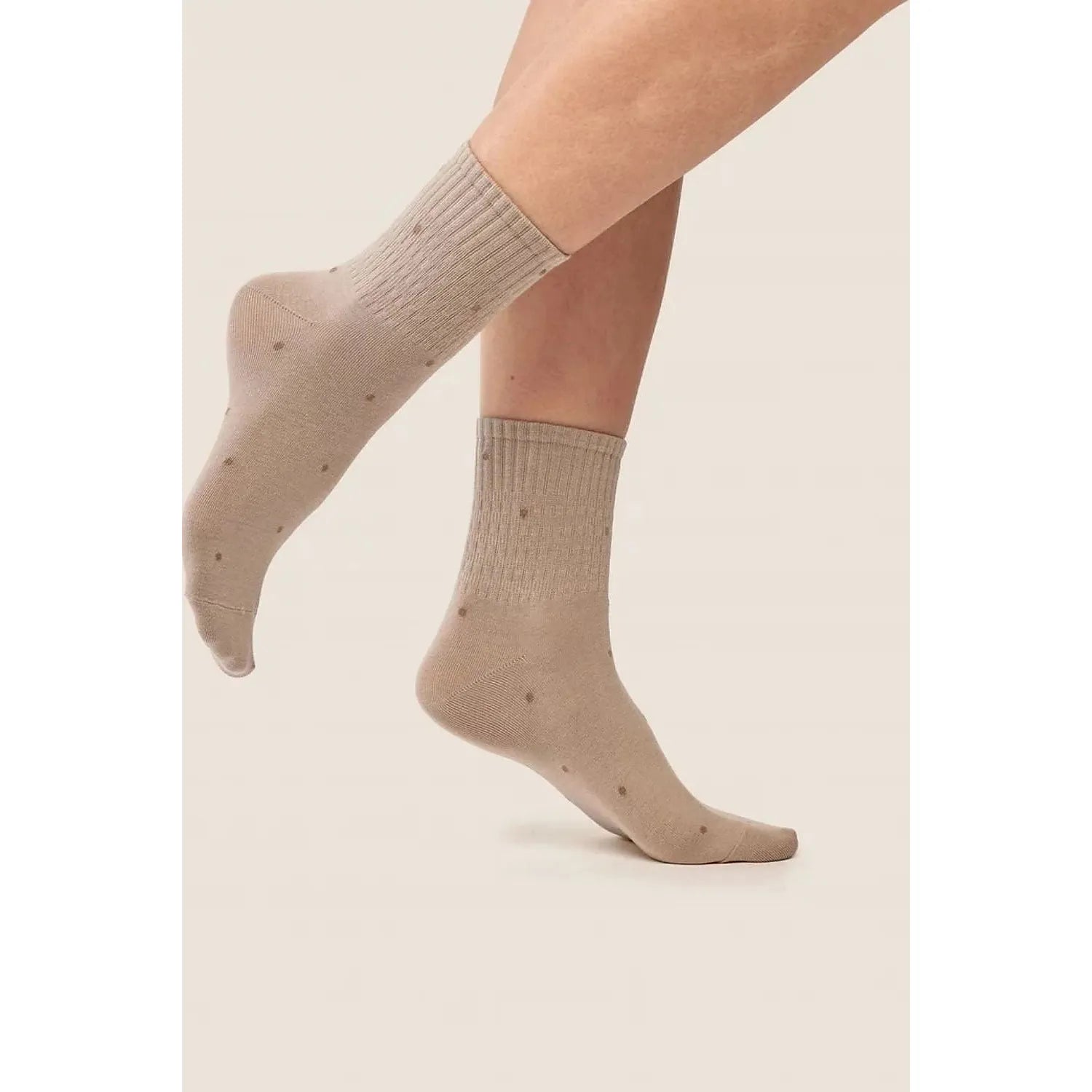 Chaussettes hautes confortables bord côtelé sans compression Gabriella orteils renforcés élégantes