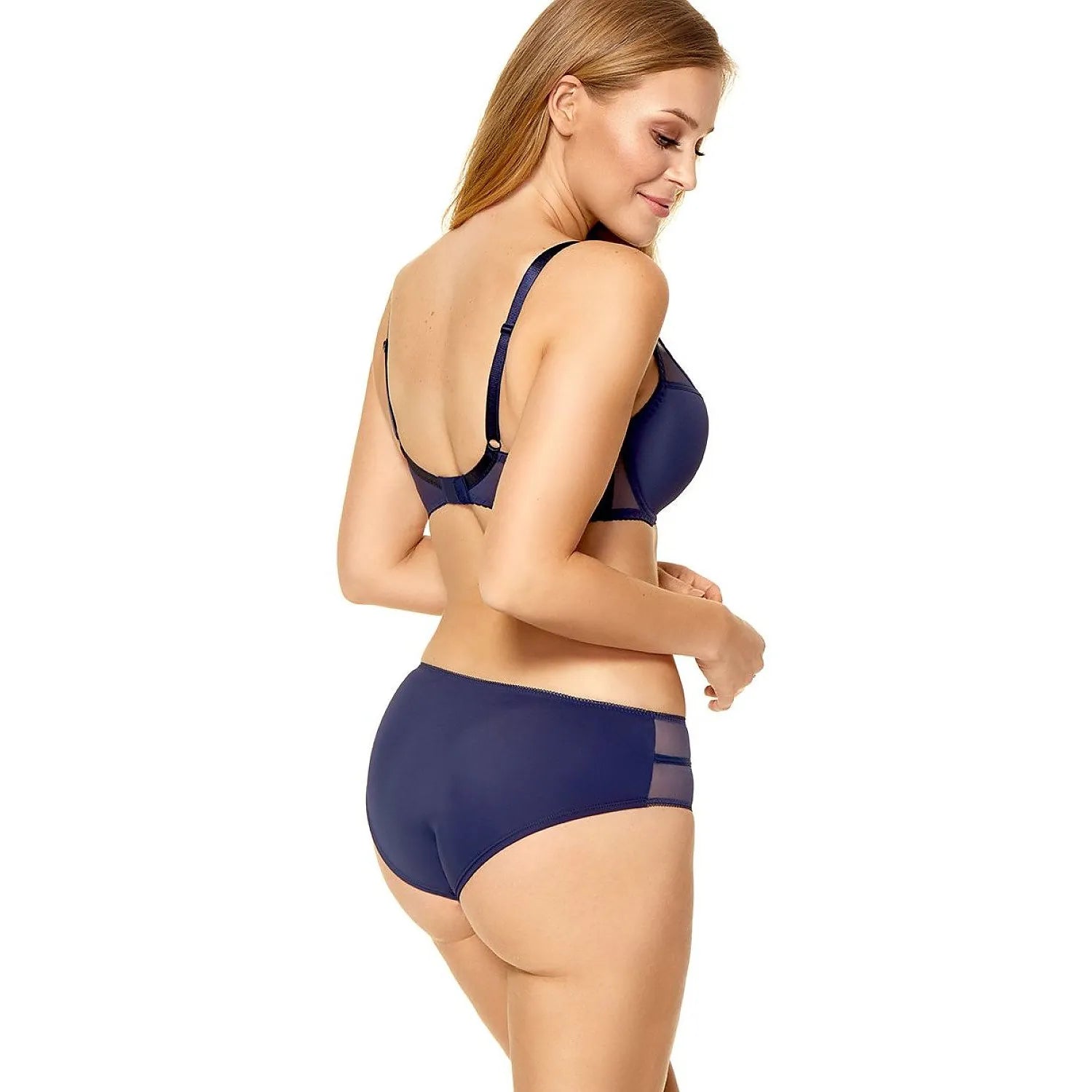 Culottes gainantes Kinga model 227839 en coton élasthanne polyamide, confort sculptant, tailles variées, élégance assurée.