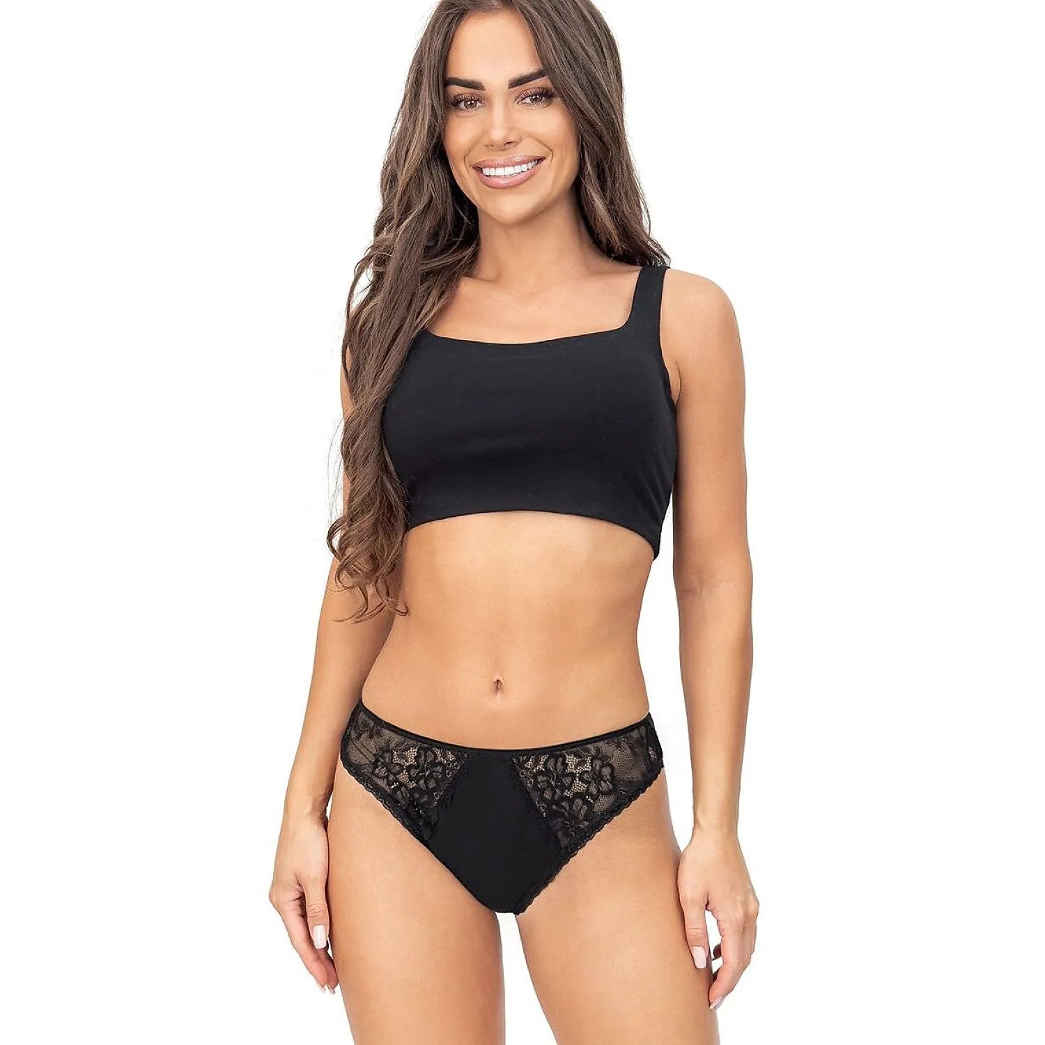 Culottes en coton avec dentelle, taille moyenne, confortables et élégantes, discrètes sous vêtements ajustés.