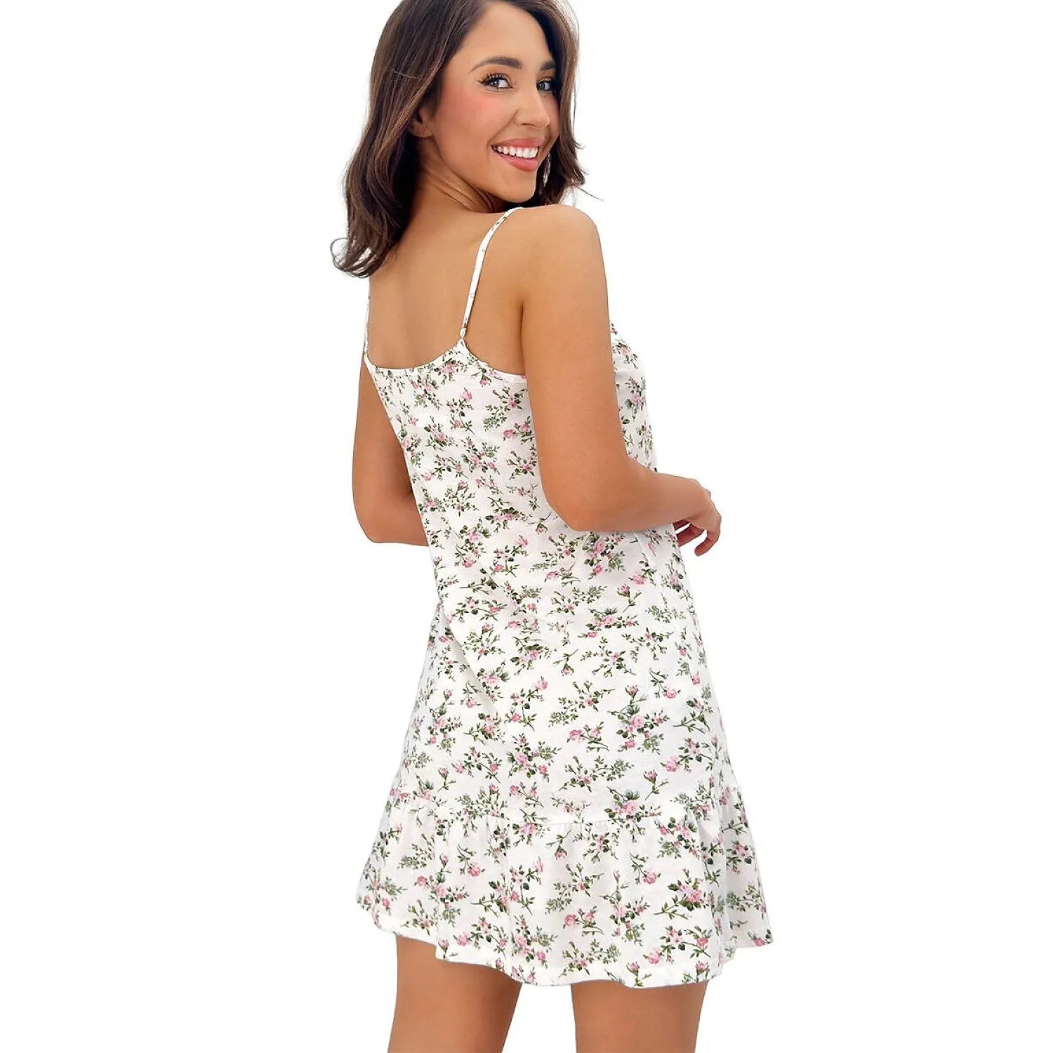 Chemise de nuit Emilka en coton blanc à motifs floraux, style romantique, bretelles fines, coupe fluide et élégante.